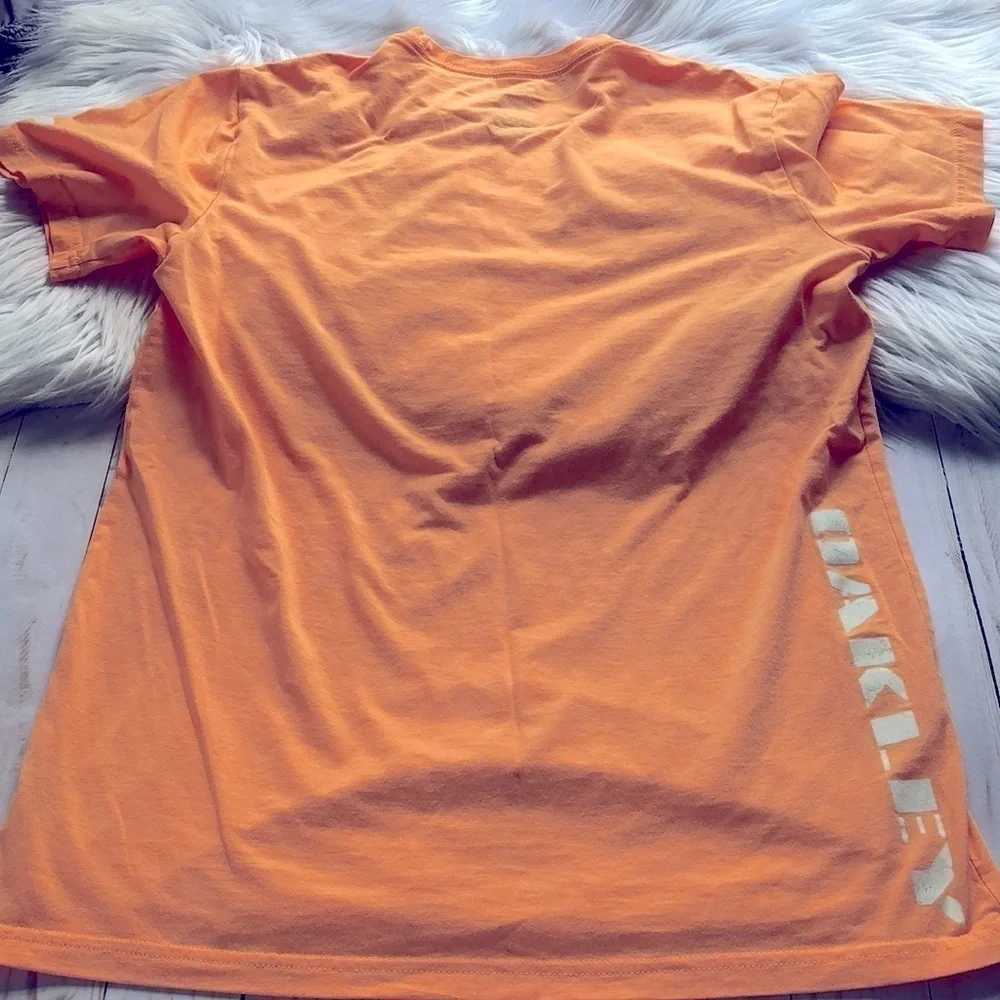 Oakley for Buckle tee size S EUC